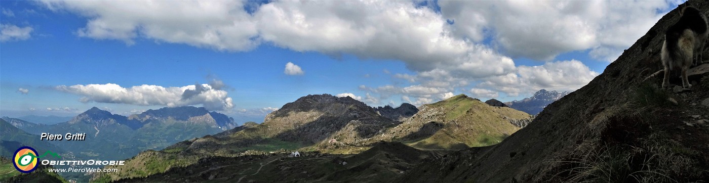 48 Vista panoranica verso Cima di Piazzo, Campelli e Grigne.jpg